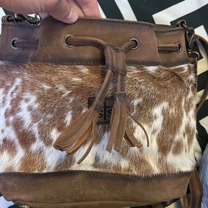 western STS ranchwear bucket purse Carrie’s very little has no damage.